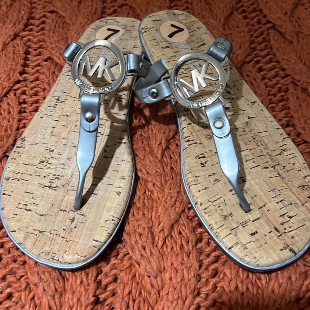 MK Sandals - Picture 4 of 4